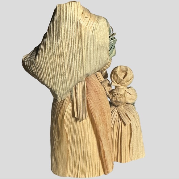 VINTAGE HANDMADE CORNHUSK MOM & HER PRETTY GIRLS - Picture 8 of 15